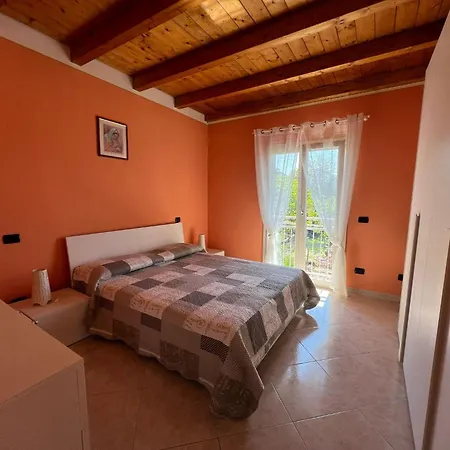 Penthouse Valentino Daire