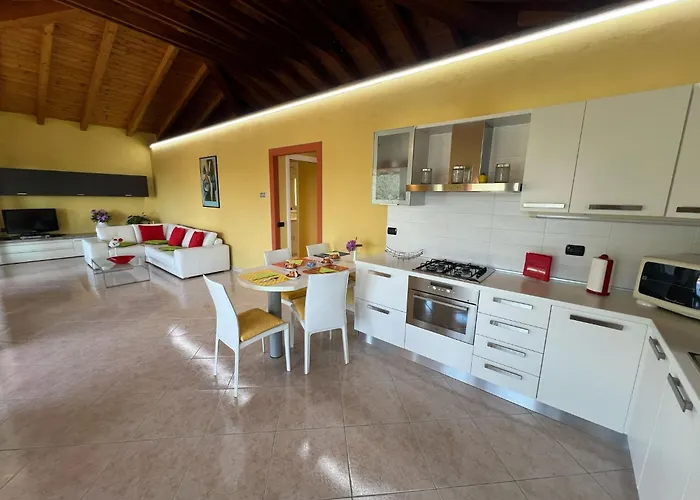 Penthouse Valentino * 인트라